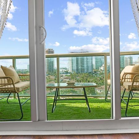 Stunning Water Views 1Br Condo With Pool And Tennis Court Sunny Isles Beach Exterior photo