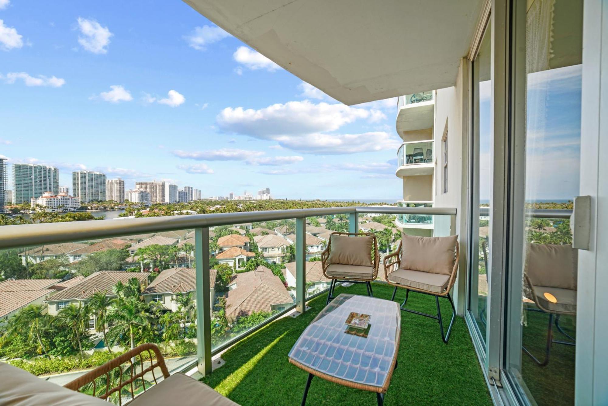 Stunning Water Views 1Br Condo With Pool And Tennis Court Sunny Isles Beach Exterior photo